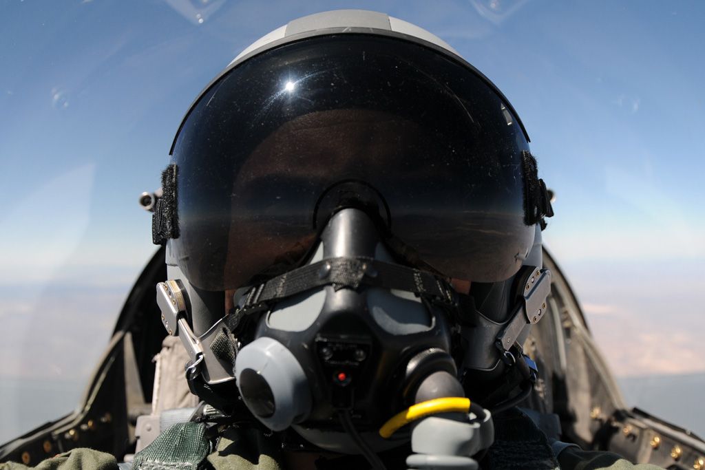 F-16-Maskedvisordown.jpg