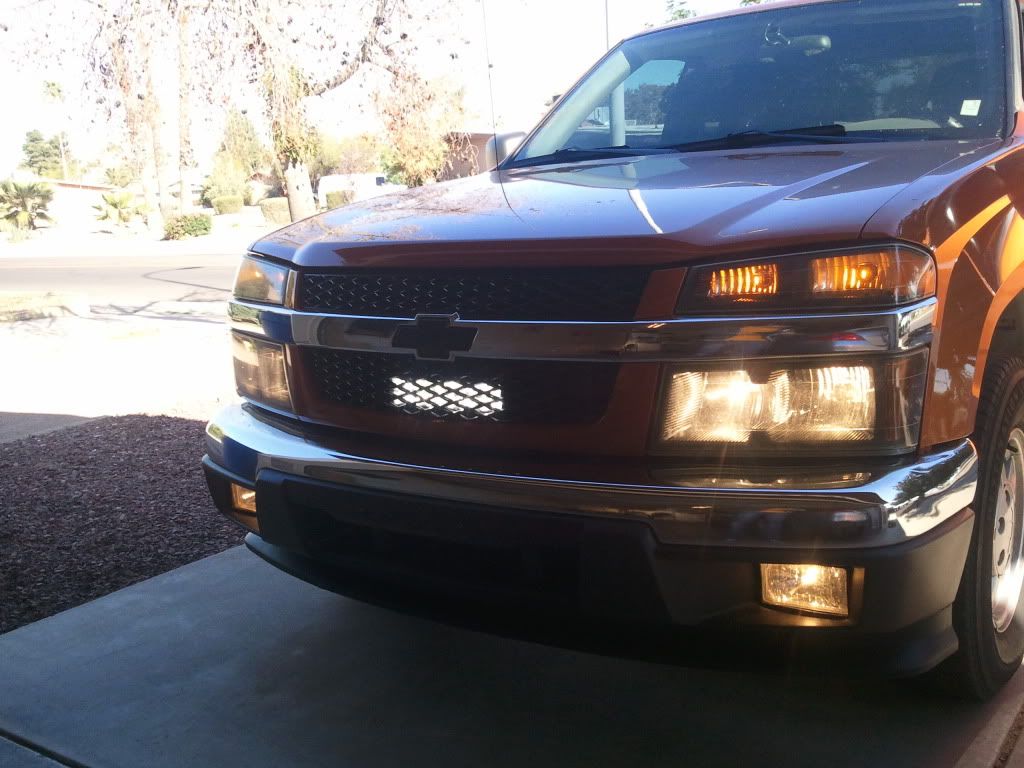 Light bar mounted in upper factory grill Chevrolet Colorado & GMC