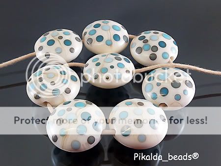 PIKALDA=handmade lampwork 8 glass beads colorful dot set=IVORY & DOT 